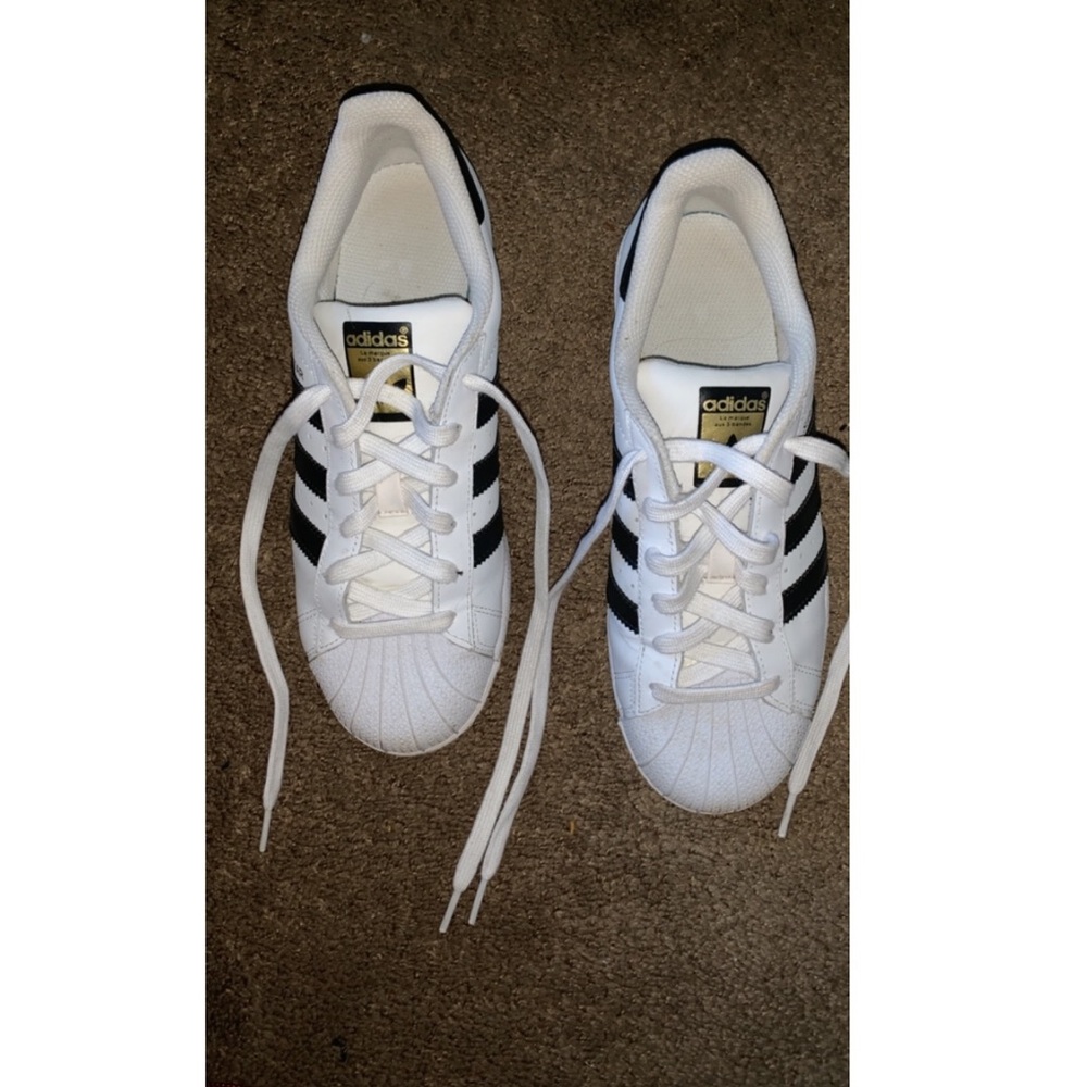 Barely worn white adidas cloudfoam superstar shoes